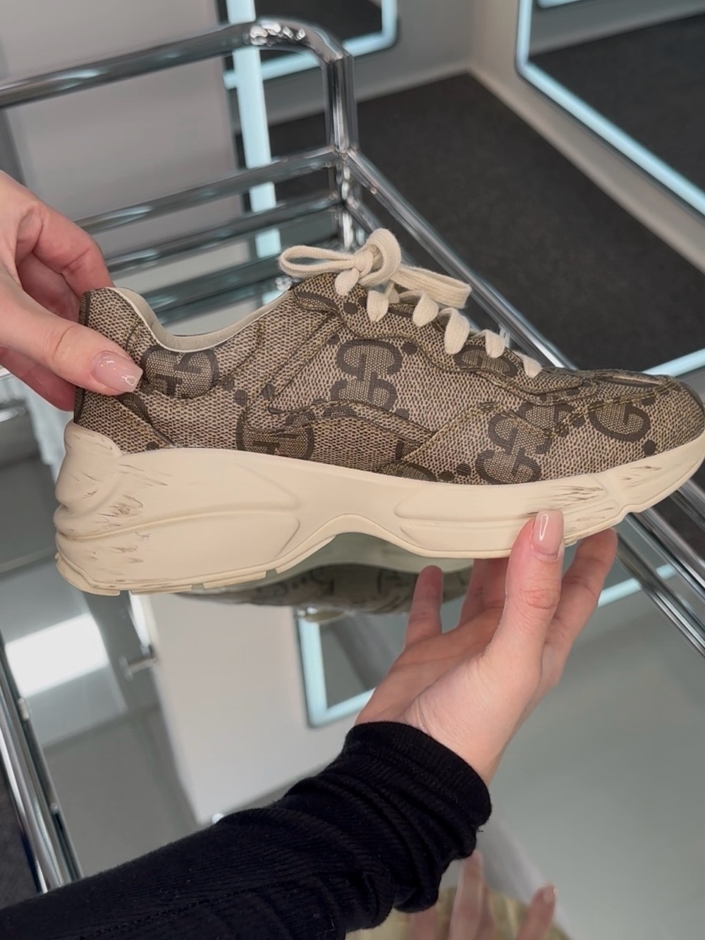 Gucci Rython Sneaker - Picture 3 of 11